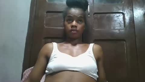 elodie228680 online show from May 2026 05:29:02 PM