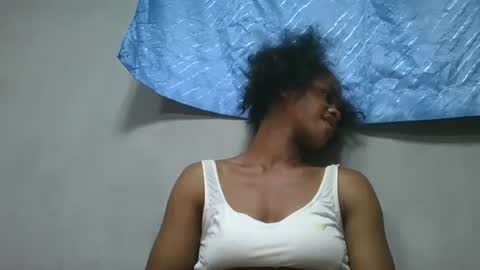 elodie228680 online show from May 2026 03:07:02 PM