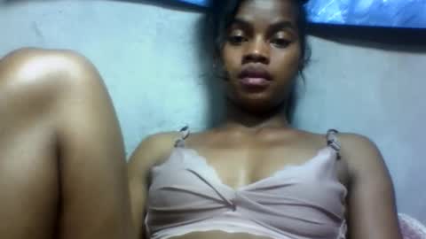 elodie228680 online show from May 2026 07:32:01 PM