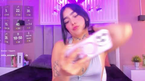 Elodie  online show from September 2025 07:57:01 PM