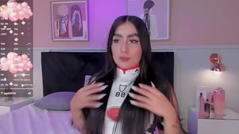 Snapshot of elodie_walker chatting on March 2026 01:03:02 PM Elodie online show from March 2026 01:03:02 PM