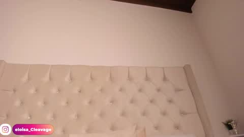 Snapshot of eloisa_cleavage_ chatting on January 2025 05:21:01 PM Maya online show from January 2025 05:21:01 PM