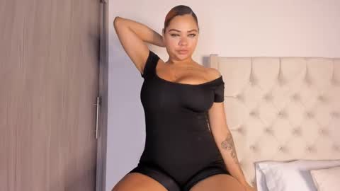 Snapshot of eloisa_cleavage_ chatting on February 2025 11:05:02 AM Maya online show from February 2025 11:05:02 AM