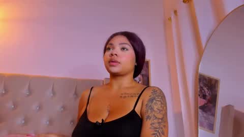 Snapshot of eloisa_cleavage_ chatting on October 2025 10:01:01 AM Maya online show from October 2025 10:01:01 AM