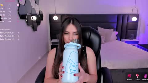 Snapshot of eloisaolivero chatting on February 2025 05:42:01 PM ELOISA OLIVERO online show from February 2025 05:42:01 PM