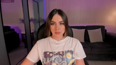 Snapshot of eloisaolivero chatting on October 2025 11:30:02 AM ELOISA OLIVERO online show from October 2025 11:30:02 AM