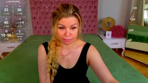 Snapshot of eloise_by chatting on July 2026 07:04:02 AM eloise_by online show from July 2026 07:04:02 AM