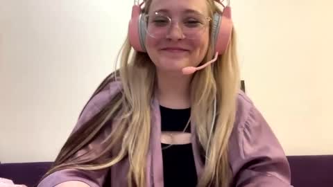 Snapshot of eloisedenkins chatting on May 2026 02:32:02 PM Katie online show from May 2026 02:32:02 PM