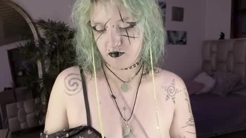 Eloise  . online show from May 2026 09:00:02 PM