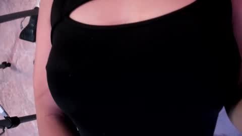 EloiseQuinn online show from September 2025 01:58:01 PM