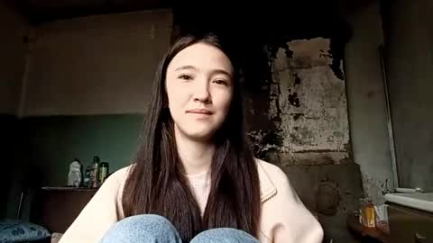 Snapshot of elouisevallian chatting on June 2026 02:48:01 AM Elara online show from June 2026 02:48:01 AM