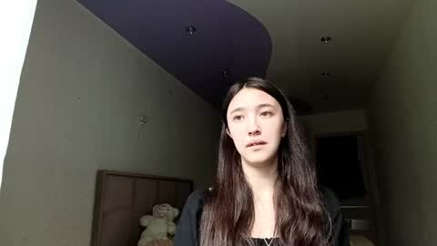 Snapshot of elouisevallian chatting on July 2026 04:19:01 AM Elara online show from July 2026 04:19:01 AM