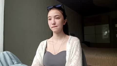 Snapshot of elouisevallian chatting on July 2026 02:05:01 AM Elara online show from July 2026 02:05:01 AM