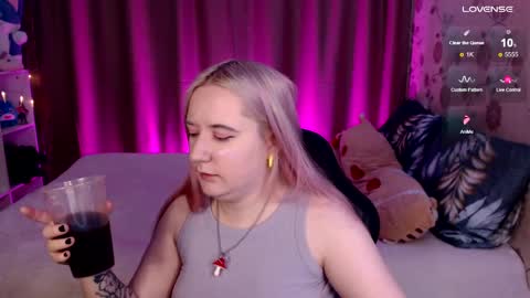 Ela give me a thumbs up if you like it  and this is important for the development of the account online show from December 2024 08:10:02 PM