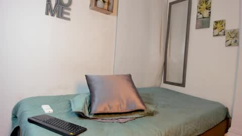 elpekas247 online show from April 2026 02:39:01 PM