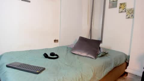 elpekas247 online show from April 2026 02:44:01 PM