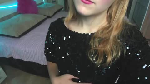 Snapshot of elsa_hot_here chatting on December 2024 02:53:02 AM Elsa  online show from December 2024 02:53:02 AM