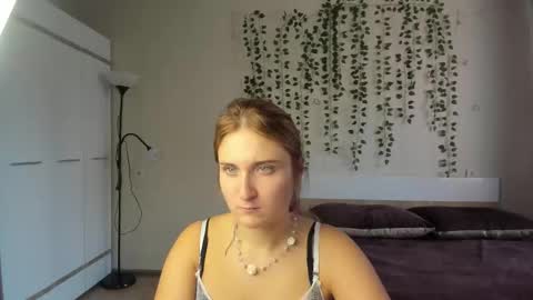 Snapshot of elsa_hot_here chatting on September 2025 09:21:02 AM Elsa  online show from September 2025 09:21:02 AM