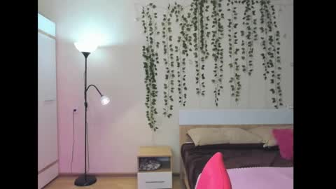 Snapshot of elsa_hot_here chatting on October 2025 01:47:01 AM Elsa  online show from October 2025 01:47:01 AM