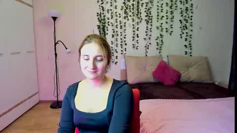 Snapshot of elsa_hot_here chatting on October 2025 12:14:01 PM Elsa  online show from October 2025 12:14:01 PM