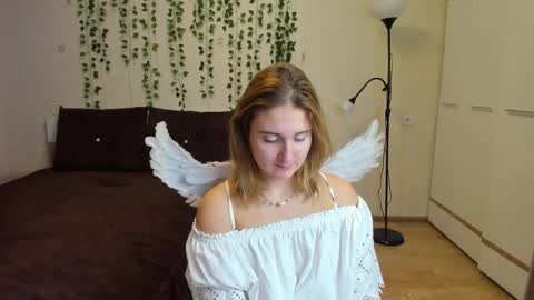 Snapshot of elsa_hot_here chatting on November 2025 09:33:01 AM Elsa  online show from November 2025 09:33:01 AM