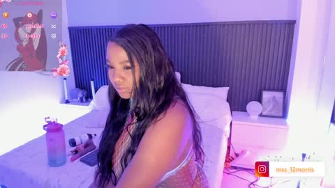 Snapshot of elsiemorriis chatting on February 2025 08:04:01 PM ELSIE online show from February 2025 08:04:01 PM
