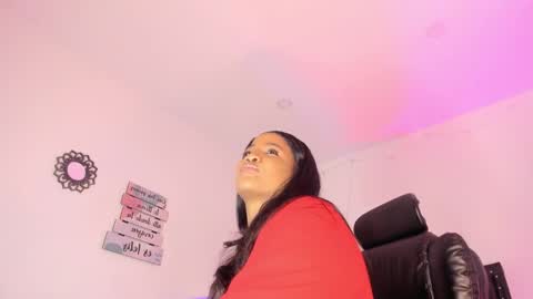 Snapshot of elsiemorrison chatting on December 2025 06:57:02 PM elsiemorrison online show from December 2025 06:57:02 PM