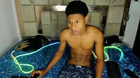 elvergon040 online show from April 2026 06:25:02 PM