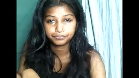 elynah195043 online show from May 2026 08:04:02 PM