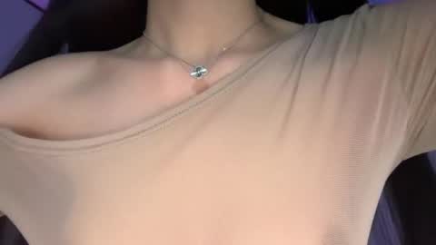 ElysHunter the girl will hunt you  online show from November 2025 12:38:02 PM