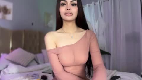 ElysHunter the girl will hunt you  online show from November 2025 01:35:02 PM