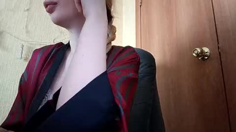 Snapshot of elza_com chatting on December 2024 05:39:02 AM Elza Kom online show from December 2024 05:39:02 AM