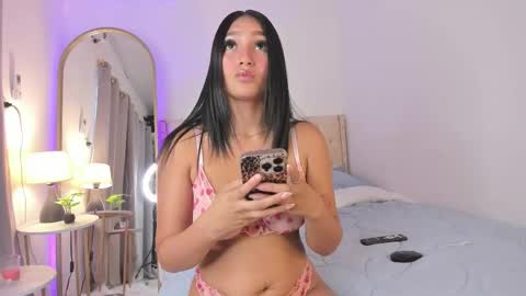 Snapshot of elza_fuentes01 chatting on March 2026 08:10:01 PM Michelle online show from March 2026 08:10:01 PM