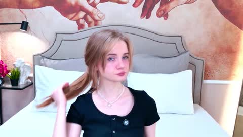 Snapshot of elza_hofffman chatting on March 2026 03:17:01 PM Chloyka online show from March 2026 03:17:01 PM