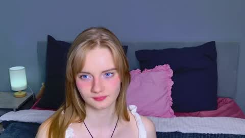 Snapshot of elza_hofffman chatting on April 2026 08:57:02 PM Chloyka online show from April 2026 08:57:02 PM