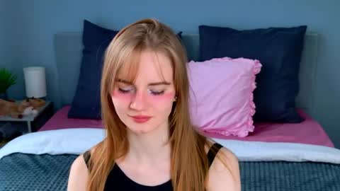 Snapshot of elza_hofffman chatting on May 2026 04:34:02 PM Chloyka online show from May 2026 04:34:02 PM