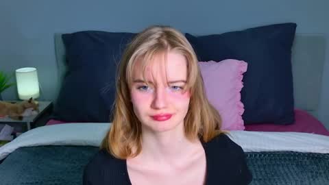 Snapshot of elza_hofffman chatting on May 2026 07:19:02 PM Chloyka online show from May 2026 07:19:02 PM