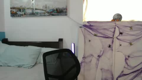 Snapshot of ema_gray8 chatting on October 2025 01:00:02 PM Salome online show from October 2025 01:00:02 PM