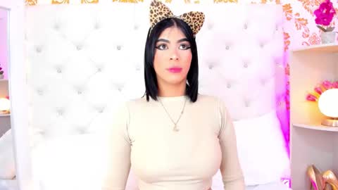 Ema Lambert  online show from September 2025 06:33:02 PM