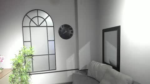 Ema  online show from December 2025 08:46:01 PM