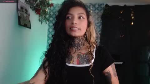 ema_ploxx online show from October 2025 05:15:02 AM