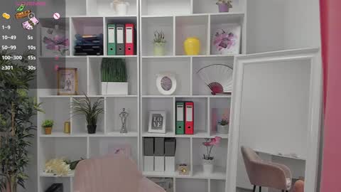 Snapshot of emabrownie chatting on January 2025 05:33:01 PM EmaBrownie online show from January 2025 05:33:01 PM