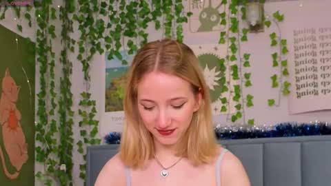 Snapshot of emacalim_ chatting on January 2026 01:04:02 PM Emma online show from January 2026 01:04:02 PM