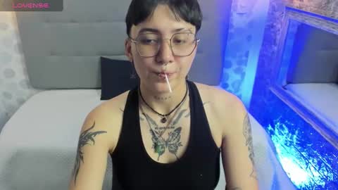 emahills__axelrose online show from September 2025 02:13:02 AM