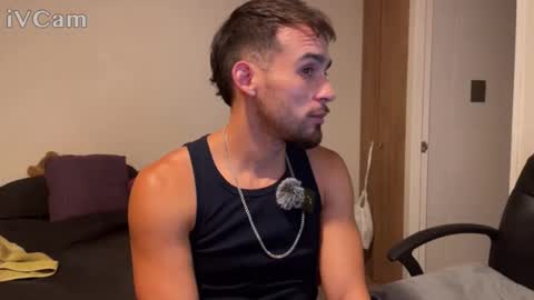 Snapshot of emanuell___ chatting on March 2026 11:44:01 PM emanuell___ online show from March 2026 11:44:01 PM