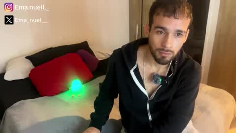 Snapshot of emanuell___ chatting on April 2026 11:27:01 PM emanuell___ online show from April 2026 11:27:01 PM