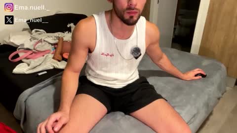 Snapshot of emanuell___ chatting on April 2026 01:08:01 AM emanuell___ online show from April 2026 01:08:01 AM