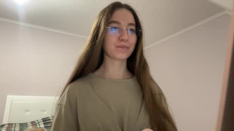 Snapshot of emberfamn chatting on April 2026 06:47:01 PM Alina online show from April 2026 06:47:01 PM