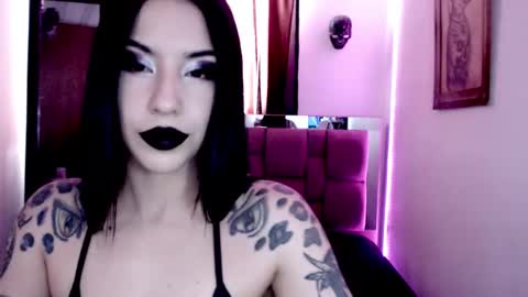 Snapshot of emearld_black chatting on March 2026 06:19:02 PM Emerald Black online show from March 2026 06:19:02 PM