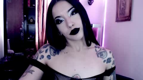 Snapshot of emearld_black chatting on March 2026 05:57:02 PM Emerald Black online show from March 2026 05:57:02 PM